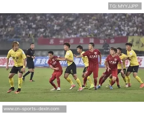 热火与山猫激战正酣球迷期待精彩对决与惊艳表现